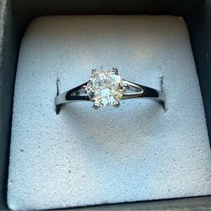 NWT Pretty Bird Jewelry white gold plated solitaire ring size 9